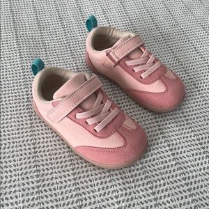 Pink retro suede sneakers